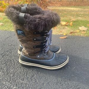 Sorel Winter Boot Brown and Black